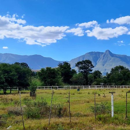 Blue Mountain Farm Lodge, Cabins & Cottages Swellendam Exteriör bild