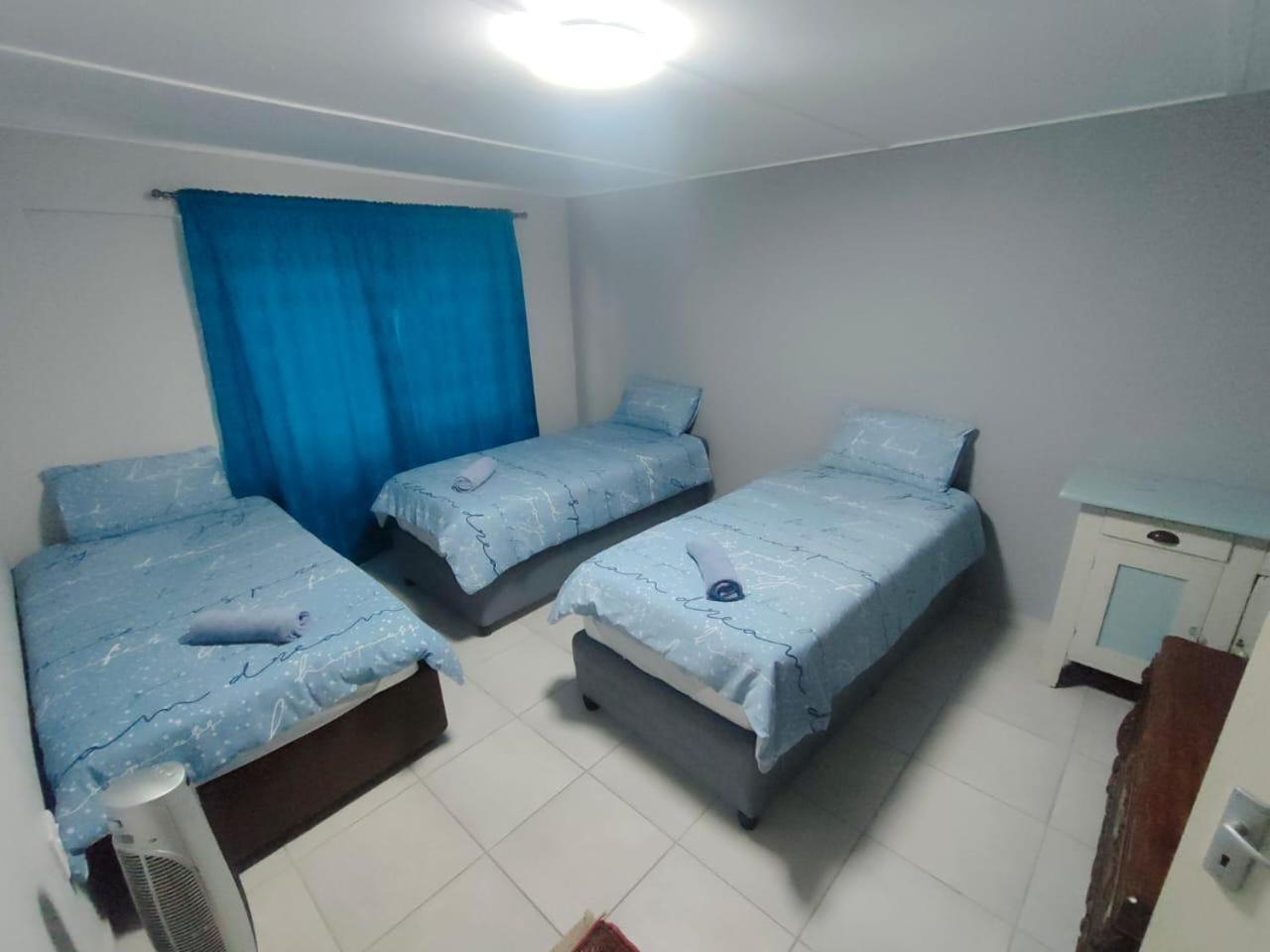 Blue Mountain Farm Lodge, Cabins & Cottages Swellendam Rum bild